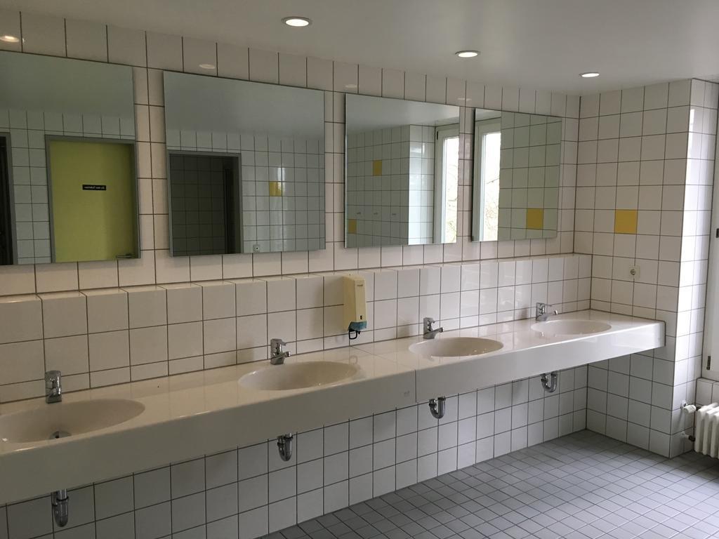 Vierpersoonskamer met Gedeelde Badkamer